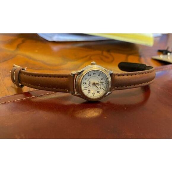 Women's 22mm Gold Tone Regency Watch with Leather Band - Picture 1 of 2